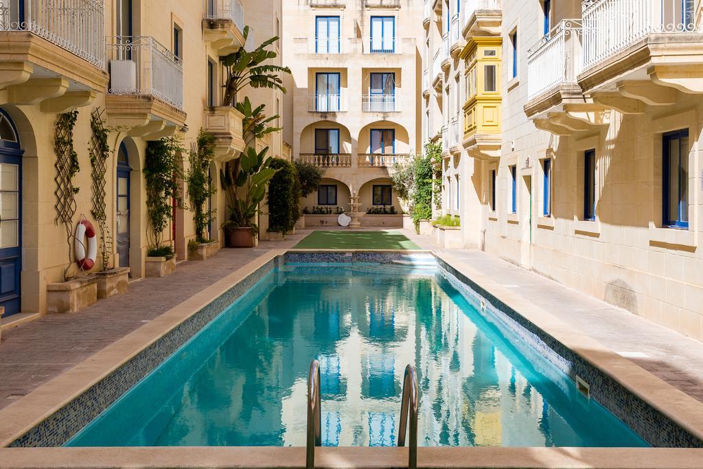 Seaview Luxury Penthouse With Shared Swimming Pool Apartment Ghajnsielem Bagian luar foto