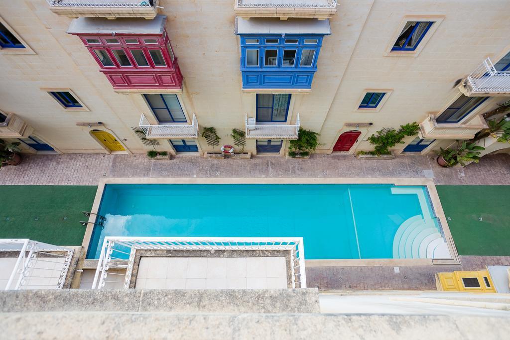 Seaview Luxury Penthouse With Shared Swimming Pool Apartment Ghajnsielem Bagian luar foto