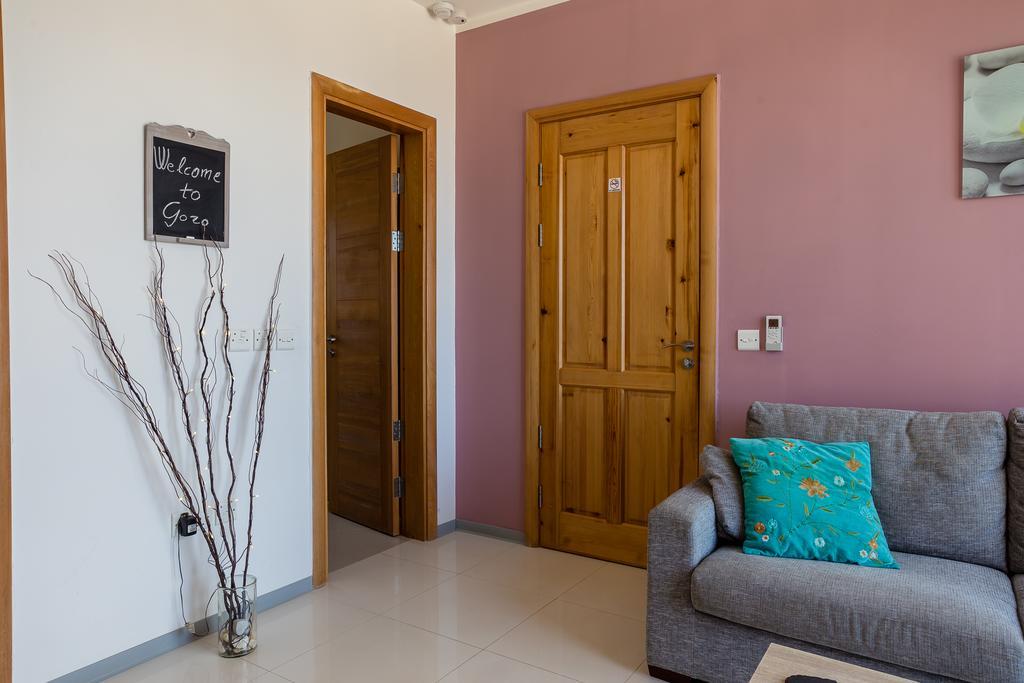 Seaview Luxury Penthouse With Shared Swimming Pool Apartment Ghajnsielem Bagian luar foto
